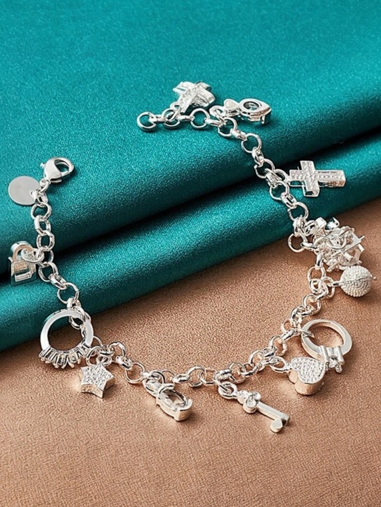 Jewelry - 🪷 Silver Dangle Charm Bracelet